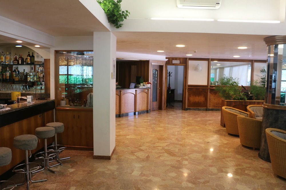 Hotel Smeraldo Lignano Sabbiadoro Exterior foto